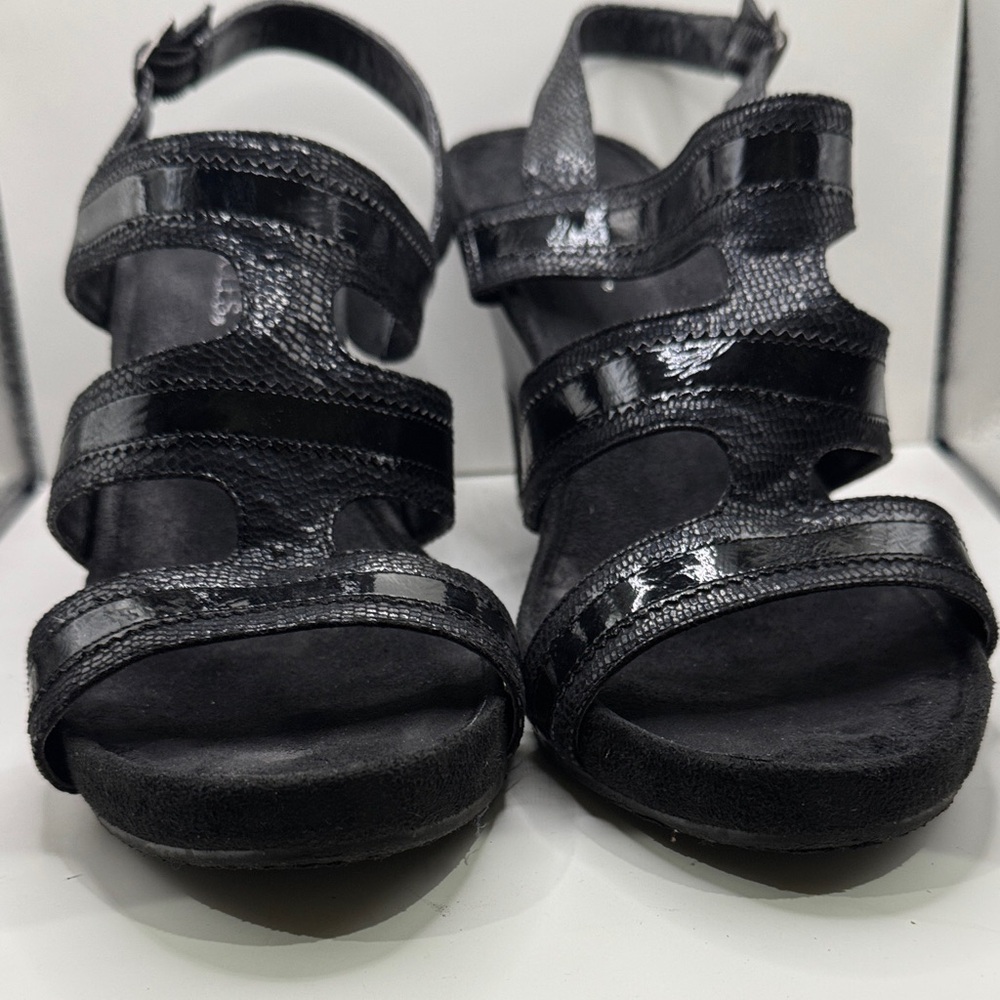 AEROSOLES Black Textured Women's Sandals